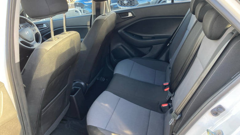 Hyundai i20 1.2 SE 5dr Petrol Hatchback